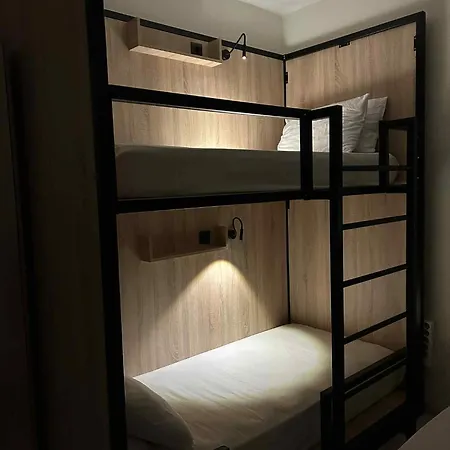 In Ptolemaida Pensión