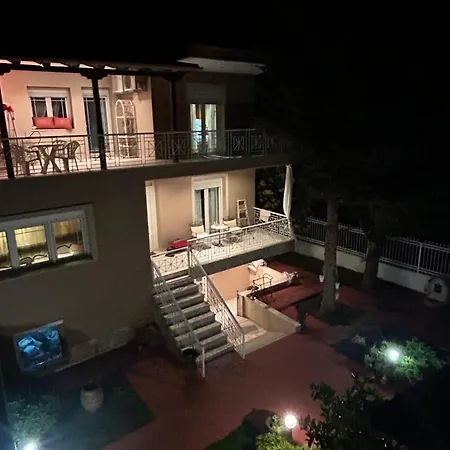 In Ptolemaida Pensión